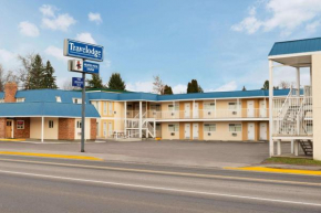  Travelodge by Wyndham Quesnel BC  Квензель